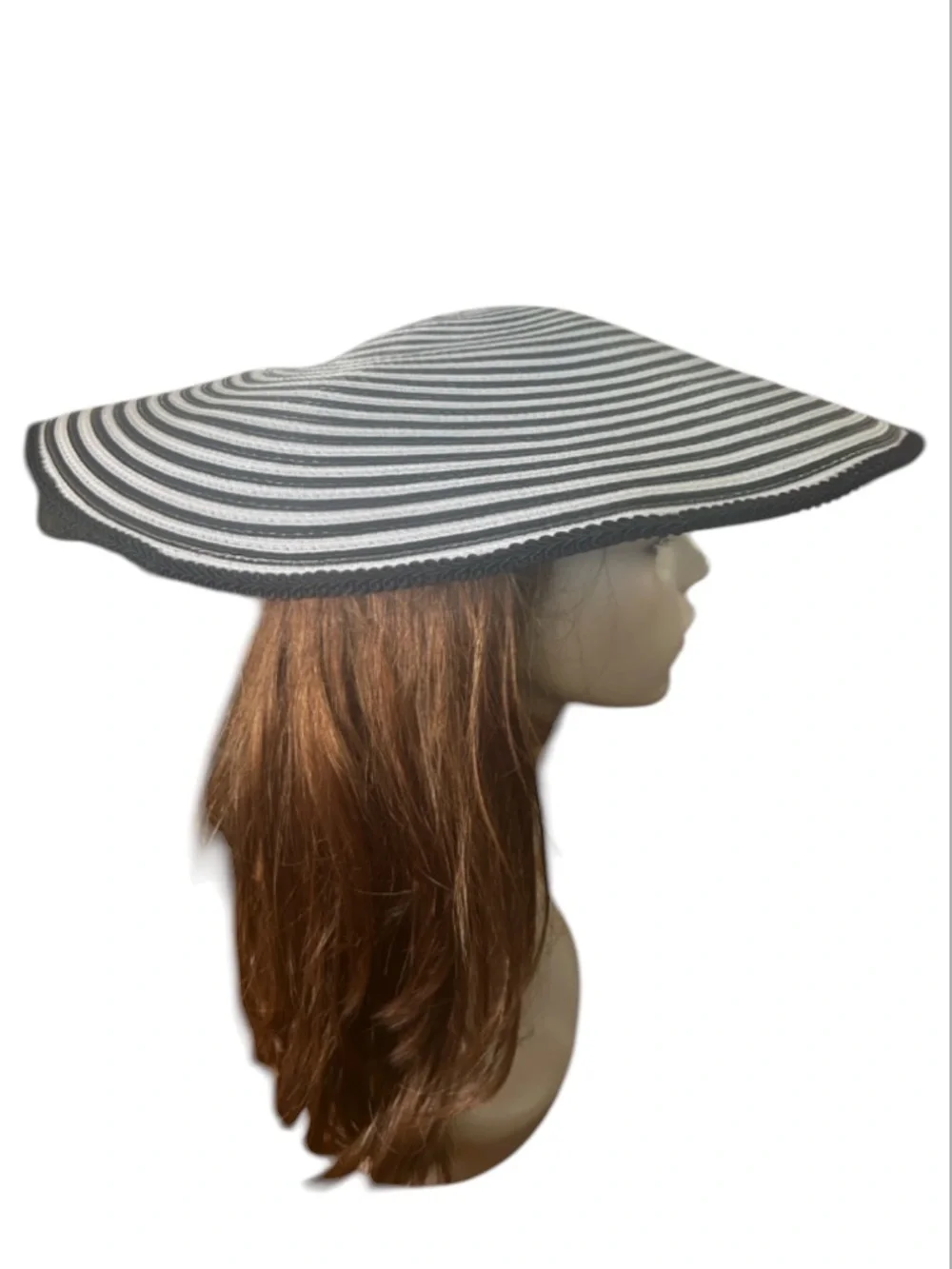 Vintage Black and White Saucer Derby Hat - Picture 6 of 13